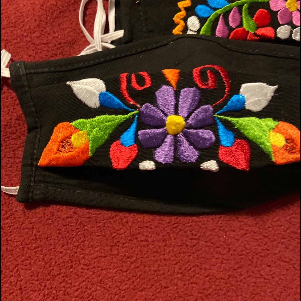 Mask - Picture 7 of 9